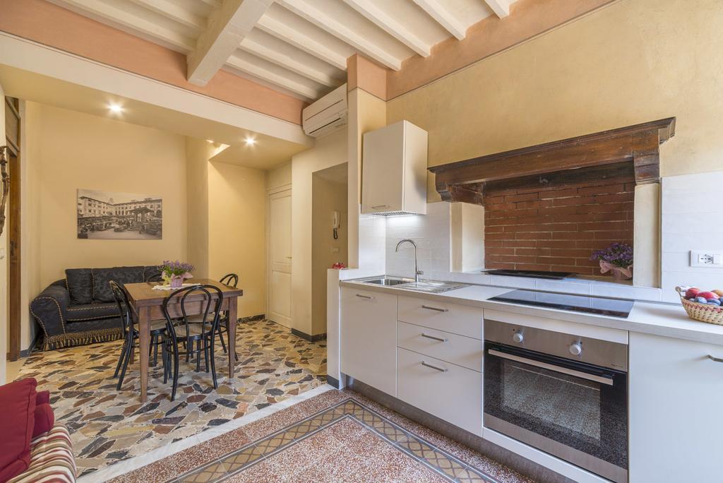 I Bei Ricordi - Historic Centre Apartment 6 아레초 외부 사진